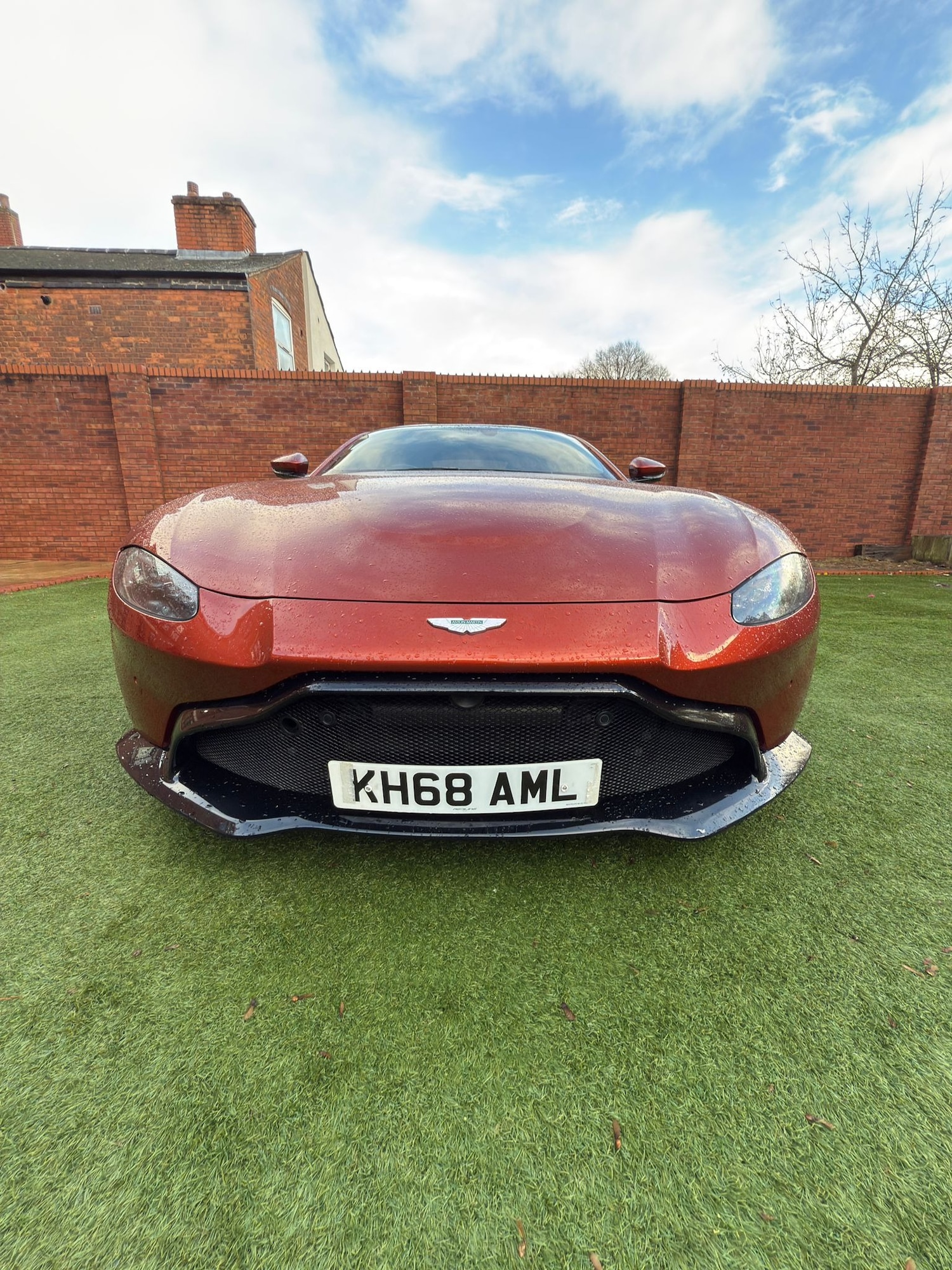 Used Aston Martin Vantage 2018 for sale - 76853554: Photo 2