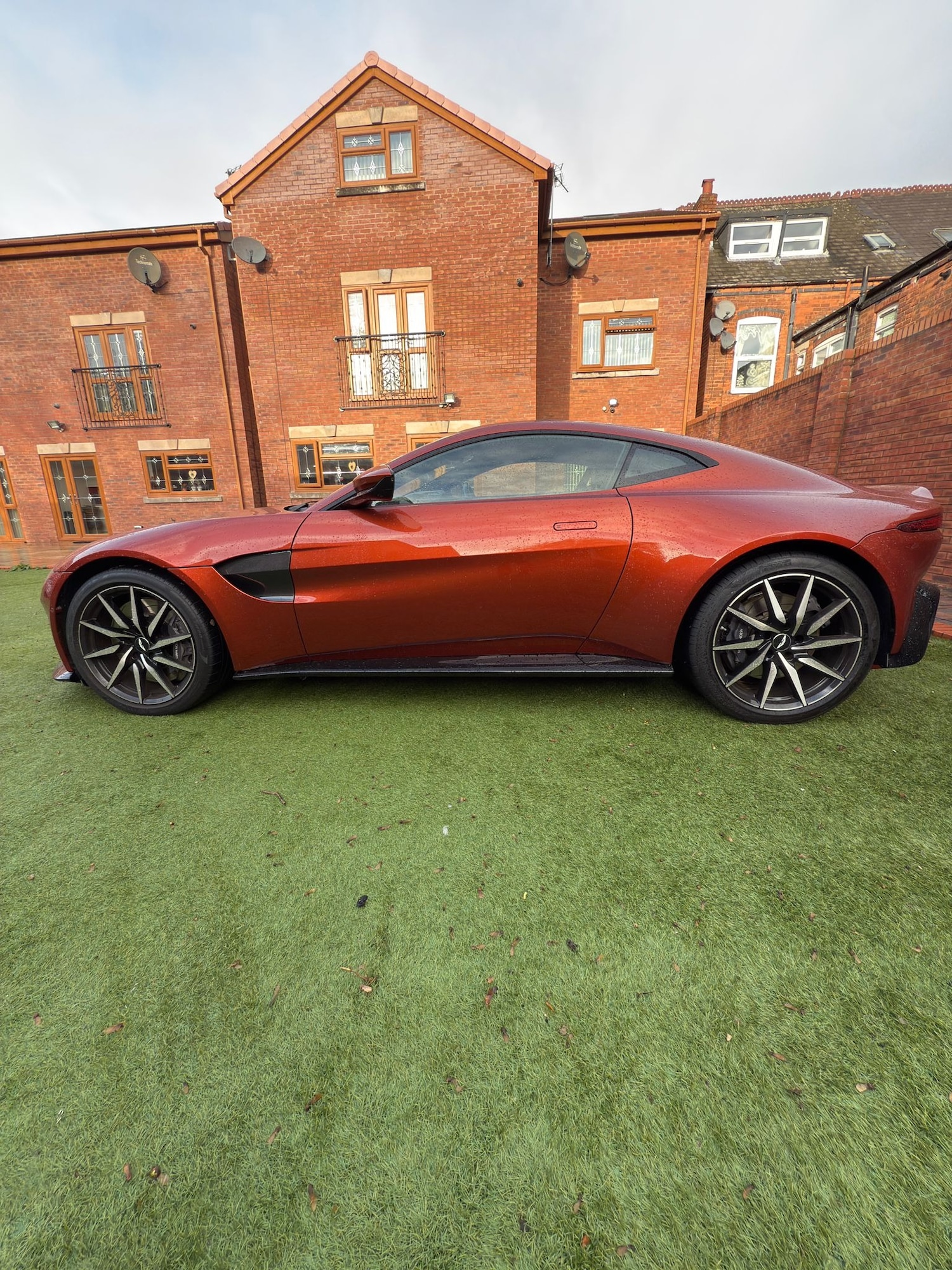Used Aston Martin Vantage 2018 for sale - 76853554: Photo 4