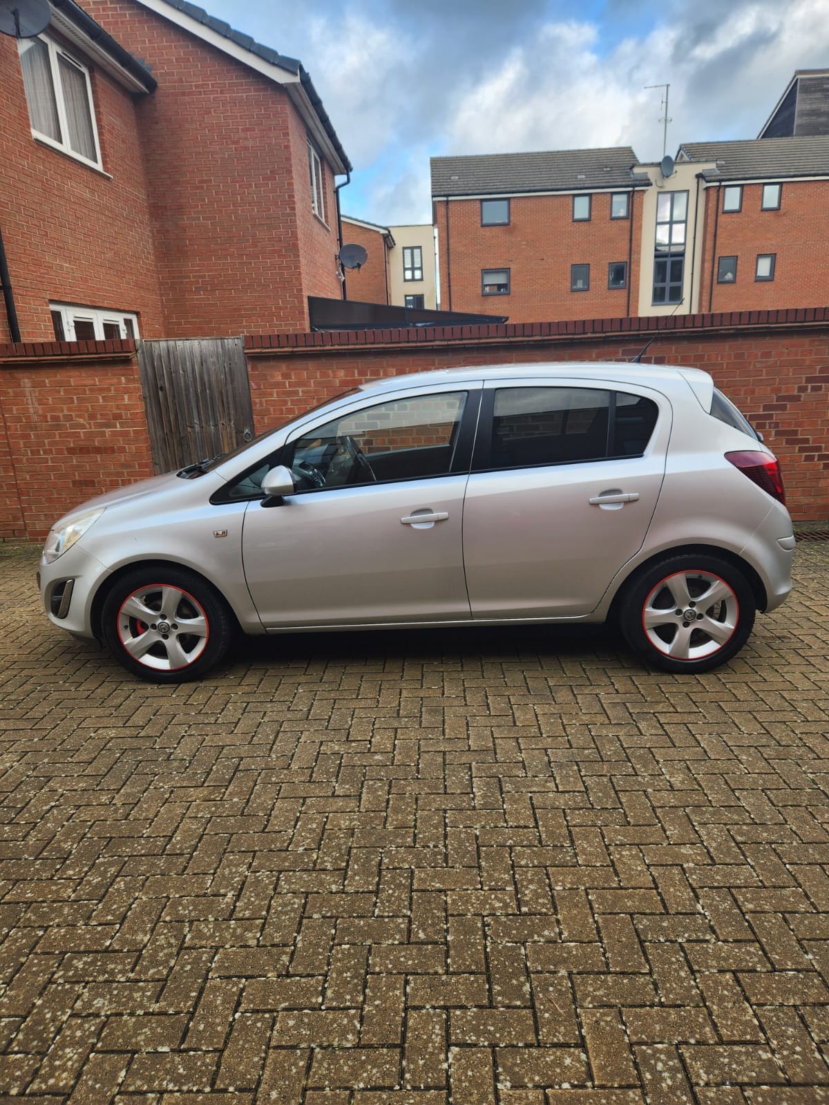 Used Vauxhall Corsa 2011 for sale - 76904713: Photo 4