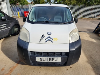 Used Vauxhall Viva 2018 for sale - 76181219: Photo 2