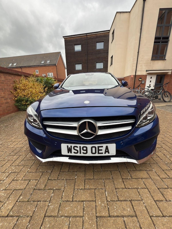 Used Mercedes-Benz C Class 2019 for sale - 76287386: Photo 2