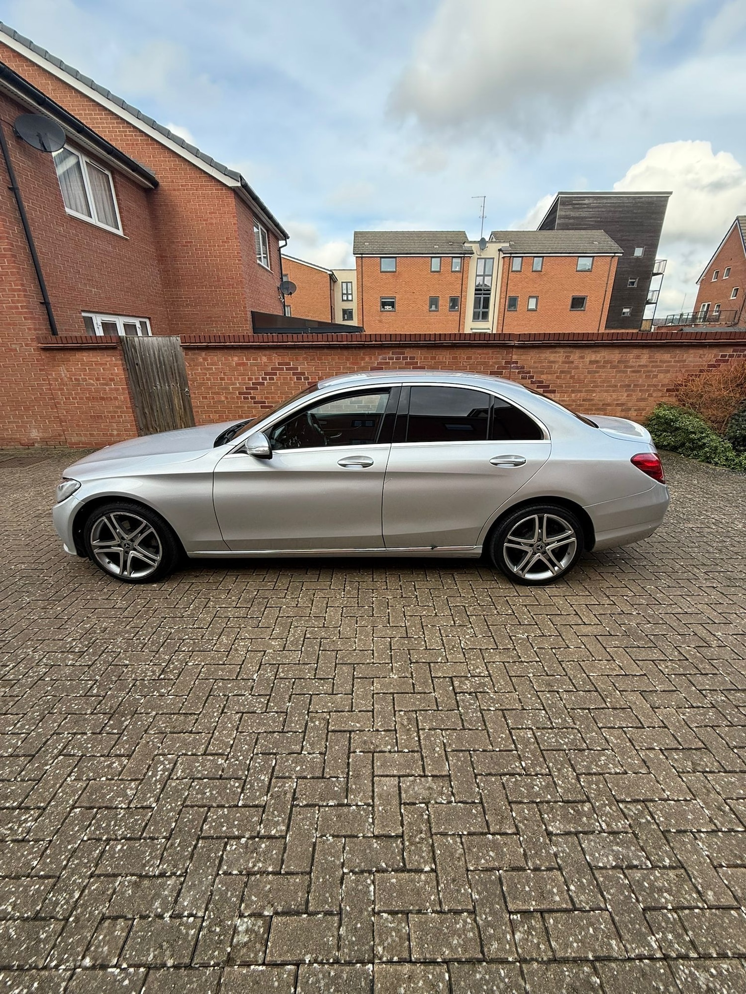 Used Mercedes-Benz C Class 2017 for sale - 77494515: Photo 4