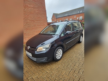 Used Volkswagen Touran 2010 for sale - 77743936: Photo