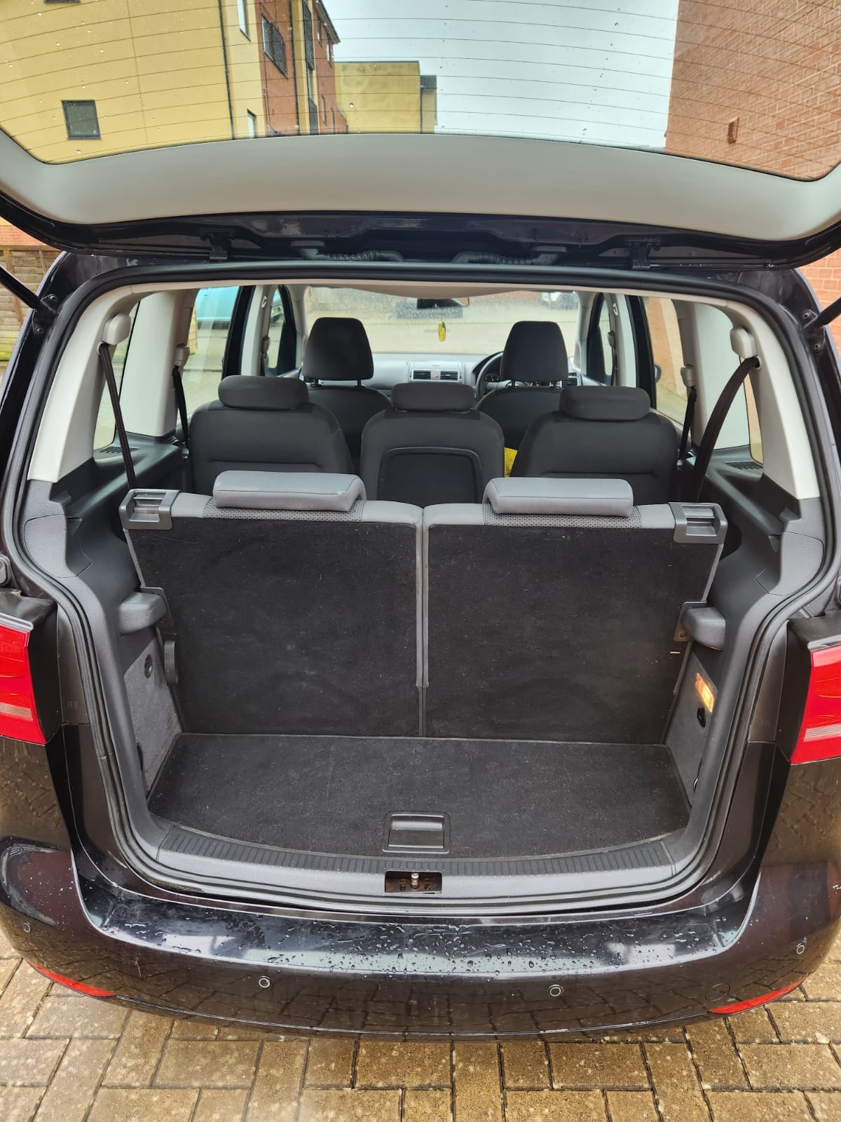 Used Volkswagen Touran 2010 for sale - 77743936: Photo 8