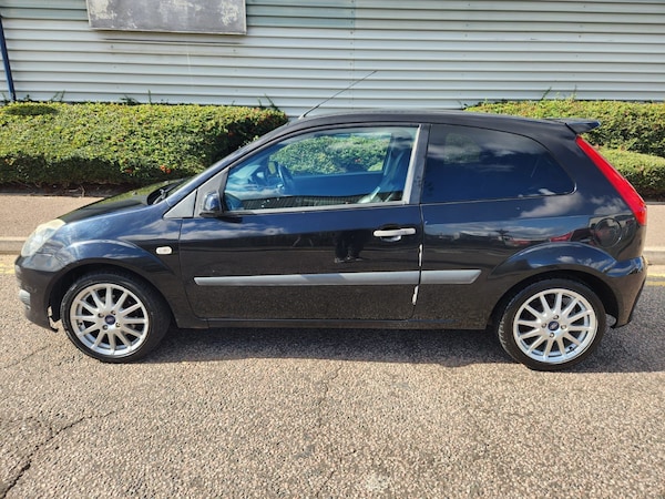 Used Ford Fiesta 2007 for sale - 76192570: Photo 4