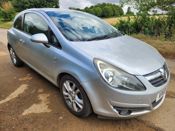 Used Vauxhall Corsa 2010 for sale - 76192559: Photo 1