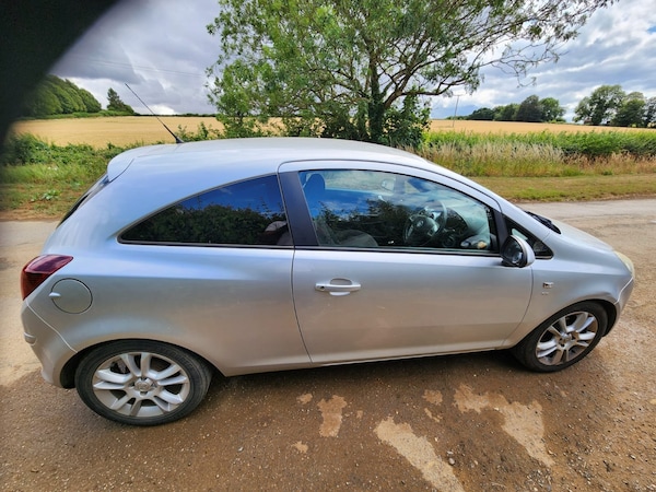 Used Vauxhall Corsa 2010 for sale - 76192559: Photo 8