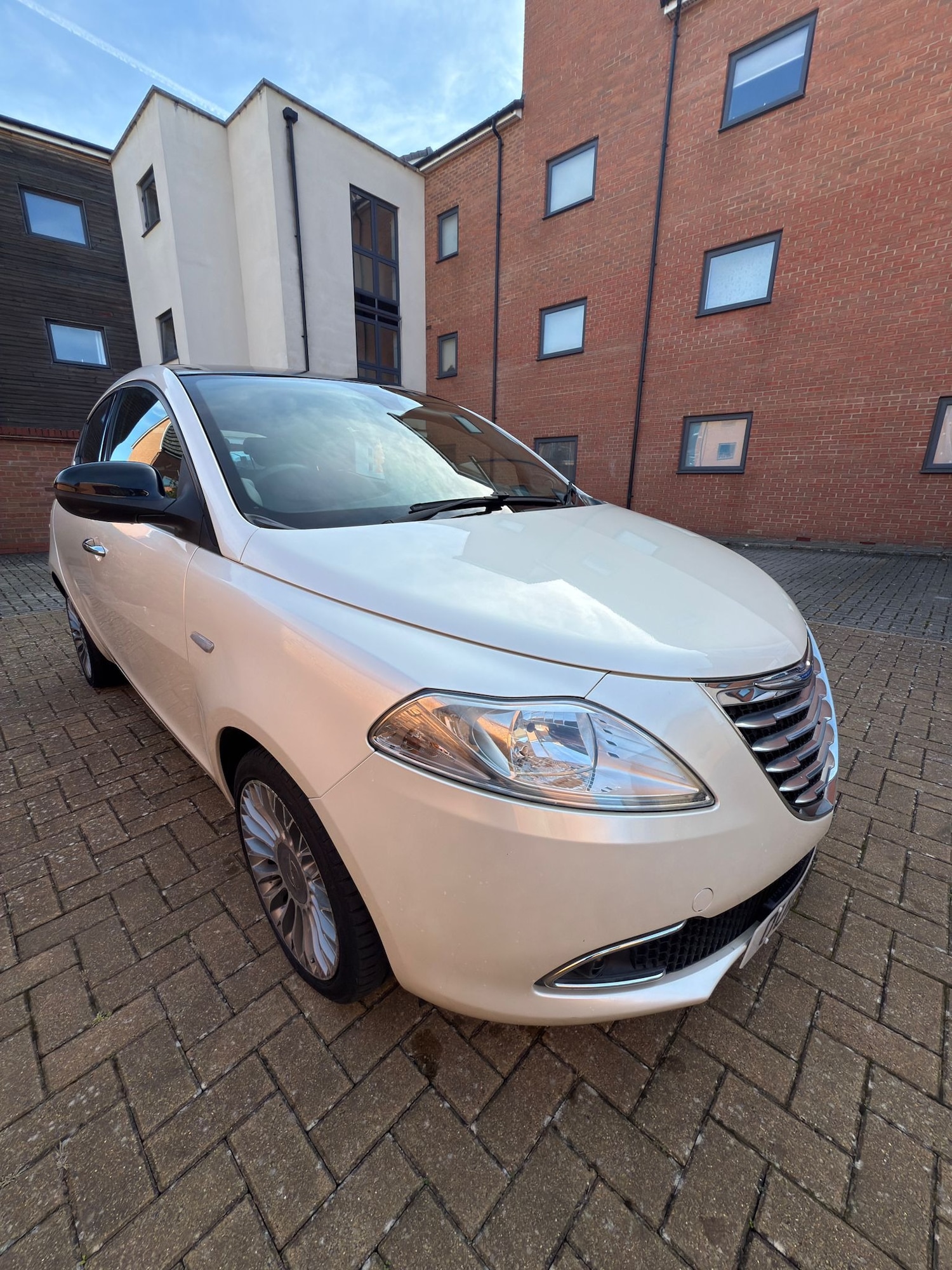 Used Chrysler Ypsilon 2012 for sale - 76113886: Photo 1
