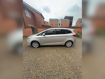 Used Kia Carens 2013 for sale - 77465172: Photo