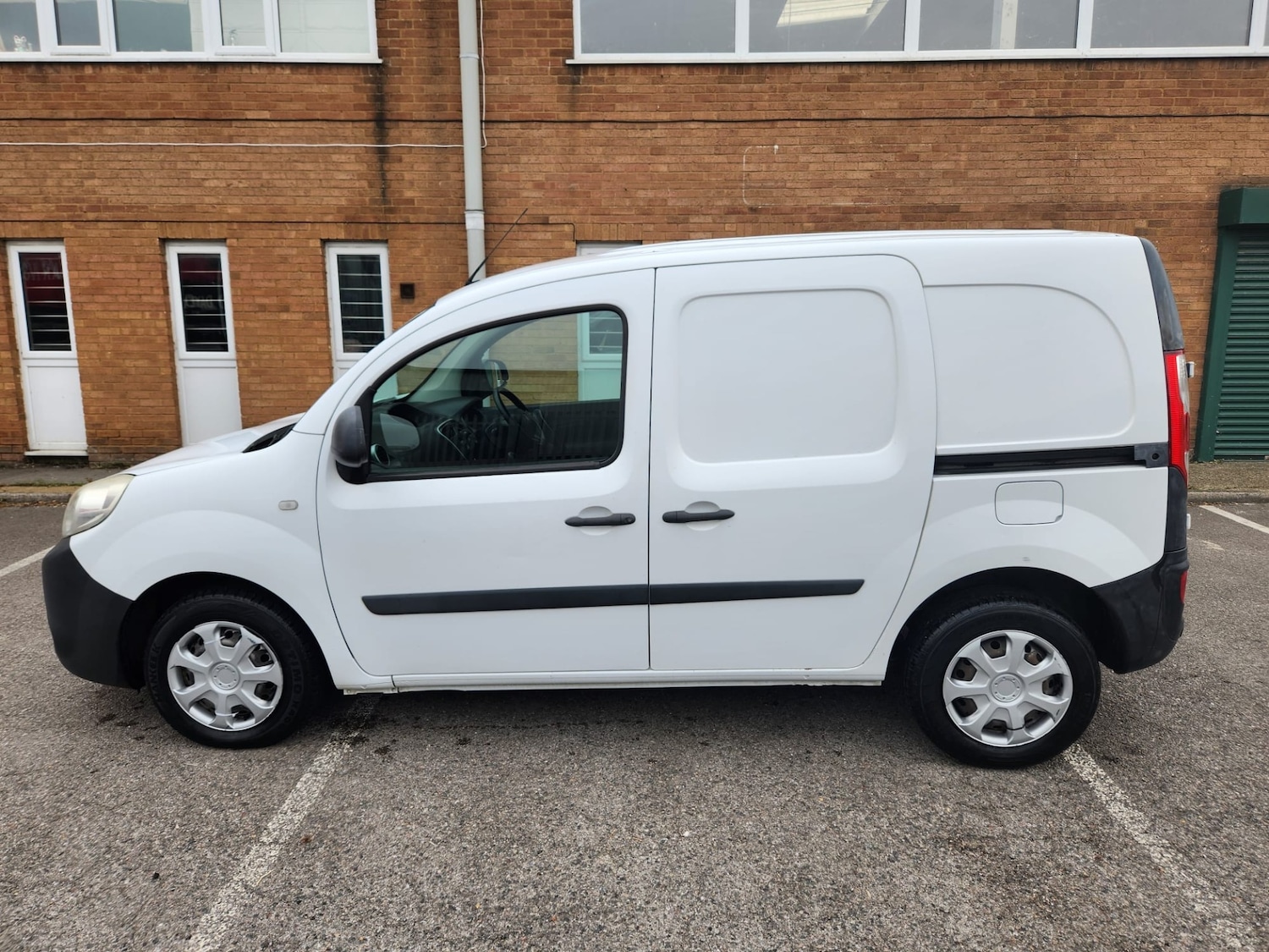Used Renault Kangoo 2015 for sale - 76113909: Photo 4