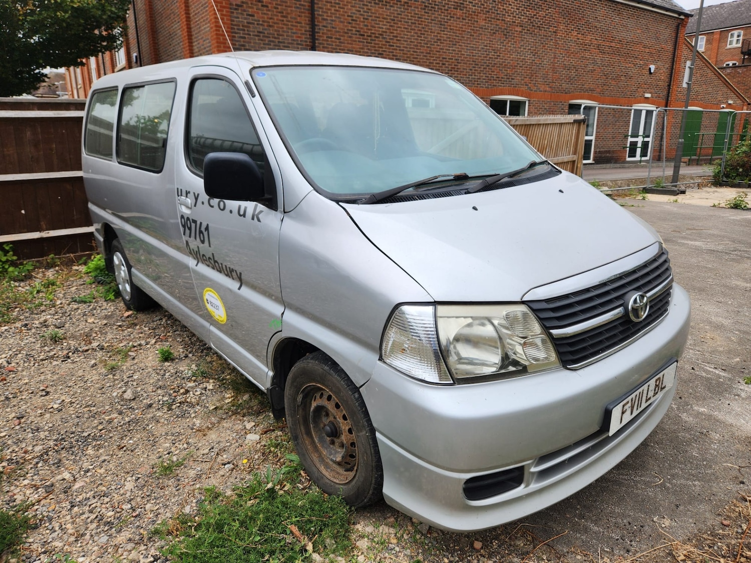 Used Toyota HiAce 2011 for sale - 76192518: Photo 1