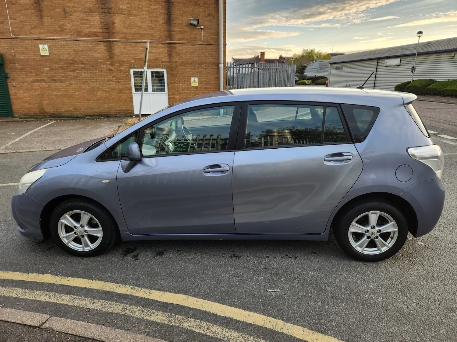 Used Toyota Verso 2010 for sale - 78053360: Photo 4