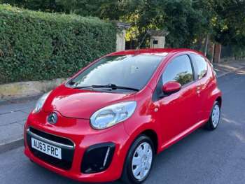 2013 (63) - 1.0i VTR 3dr=£20 TAX-6 SERVICE STAMPS