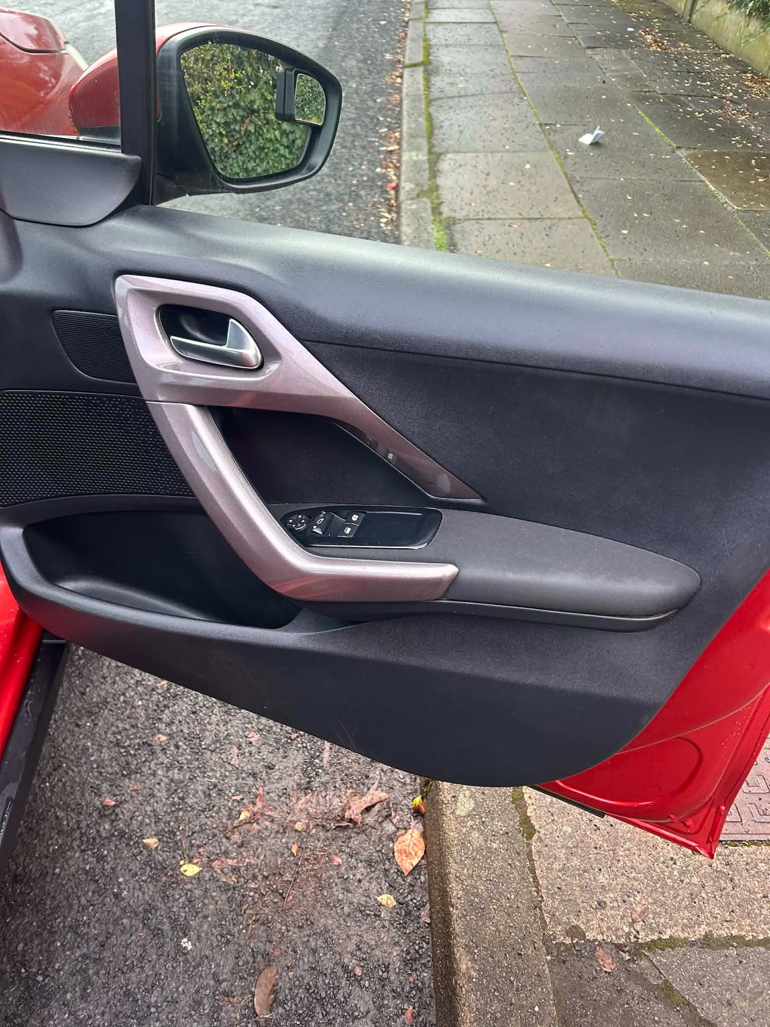 Used Peugeot 2008 2015 for sale - 77170411: Photo 12