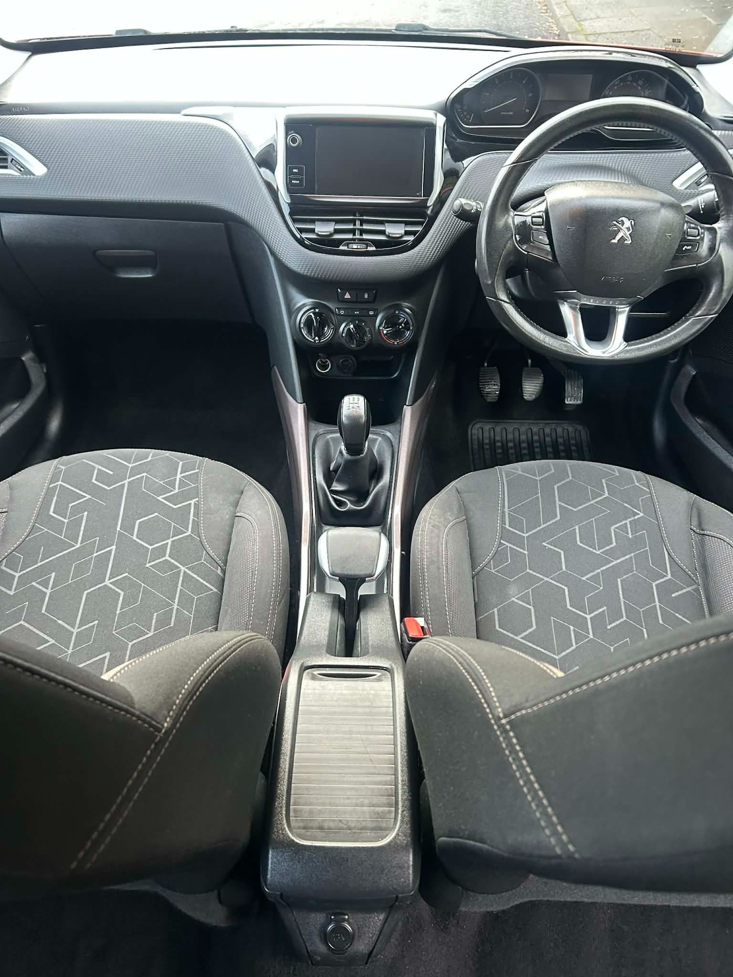 Used Peugeot 2008 2015 for sale - 77170411: Photo 14
