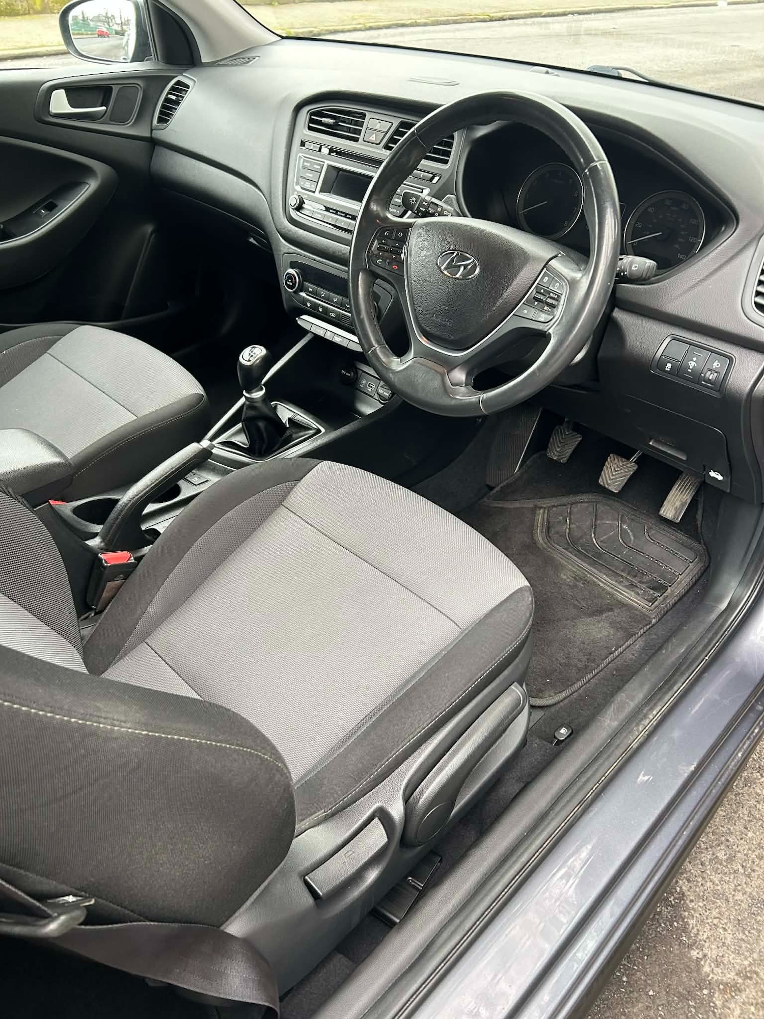 Used Hyundai i20 2015 for sale - 78179990: Photo 8