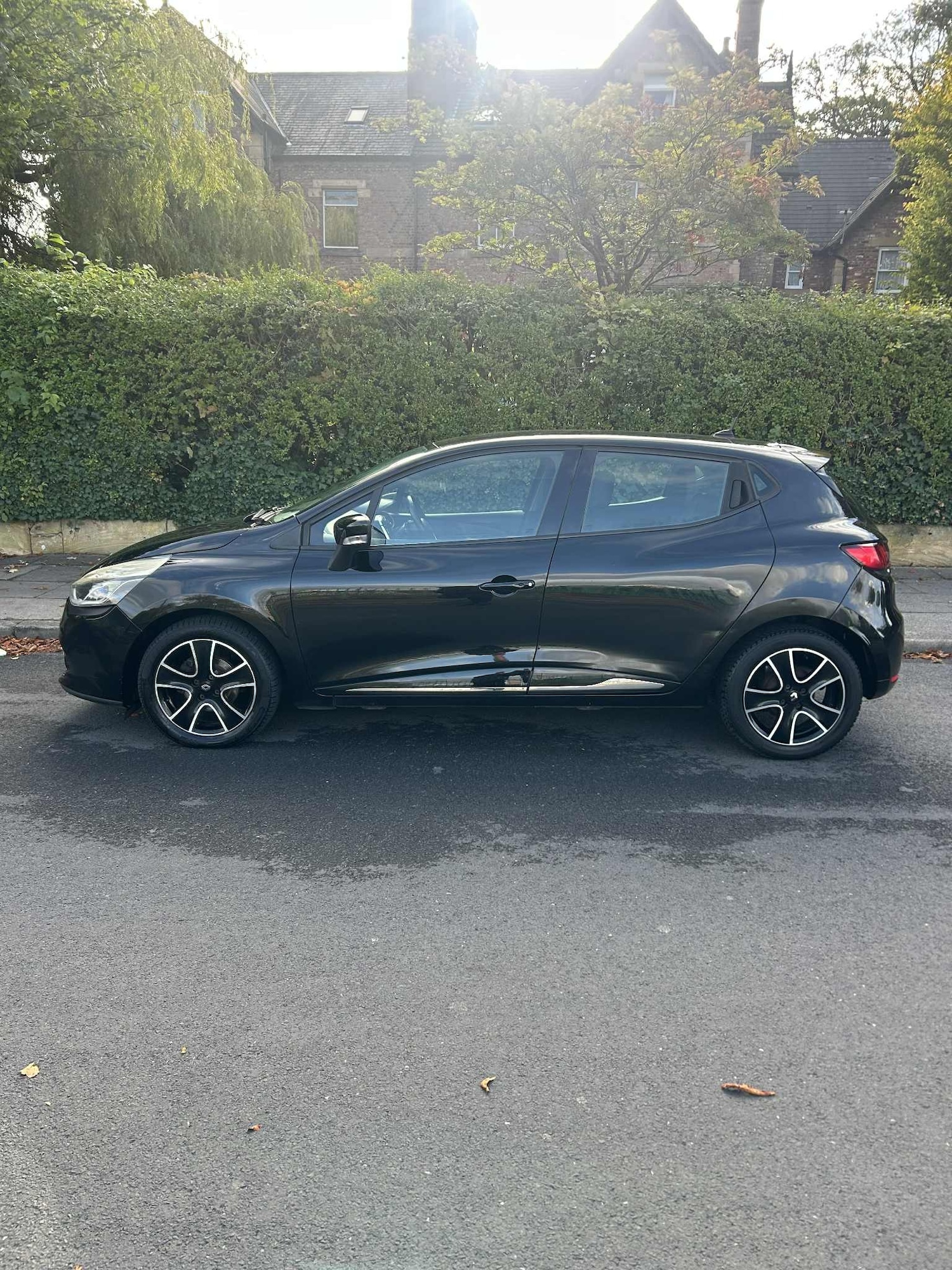 Used Renault Clio 2013 for sale - 76142406: Photo 2