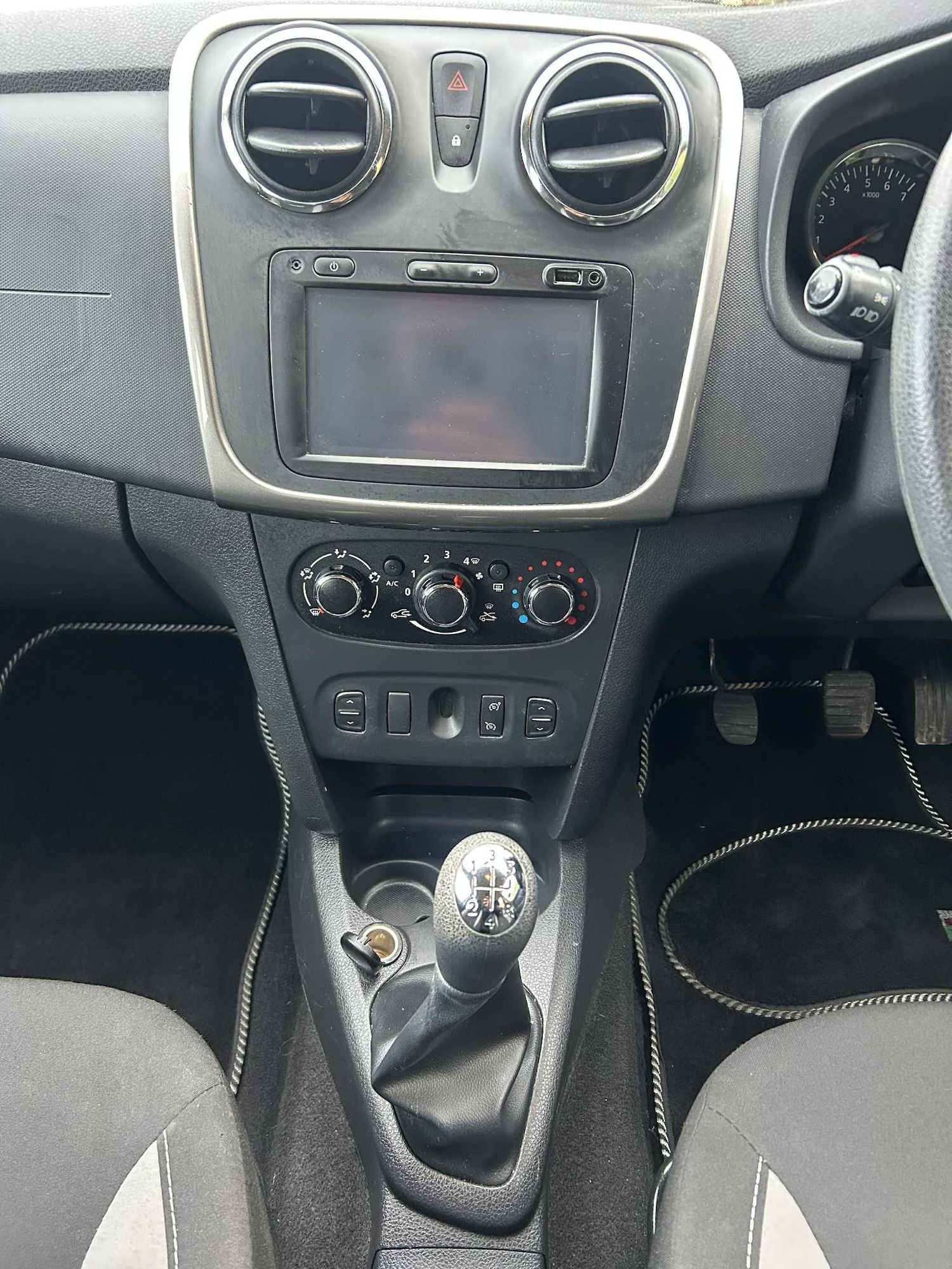 Used Dacia Sandero Stepway 2016 for sale - 76384574: Photo 11