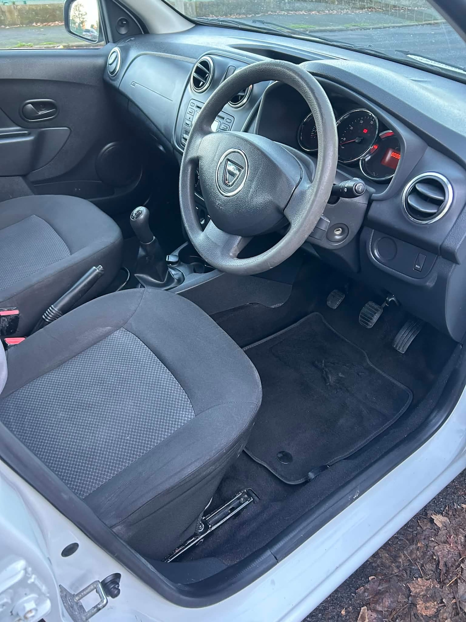 Used Dacia Sandero 2014 for sale - 77147991: Photo 9