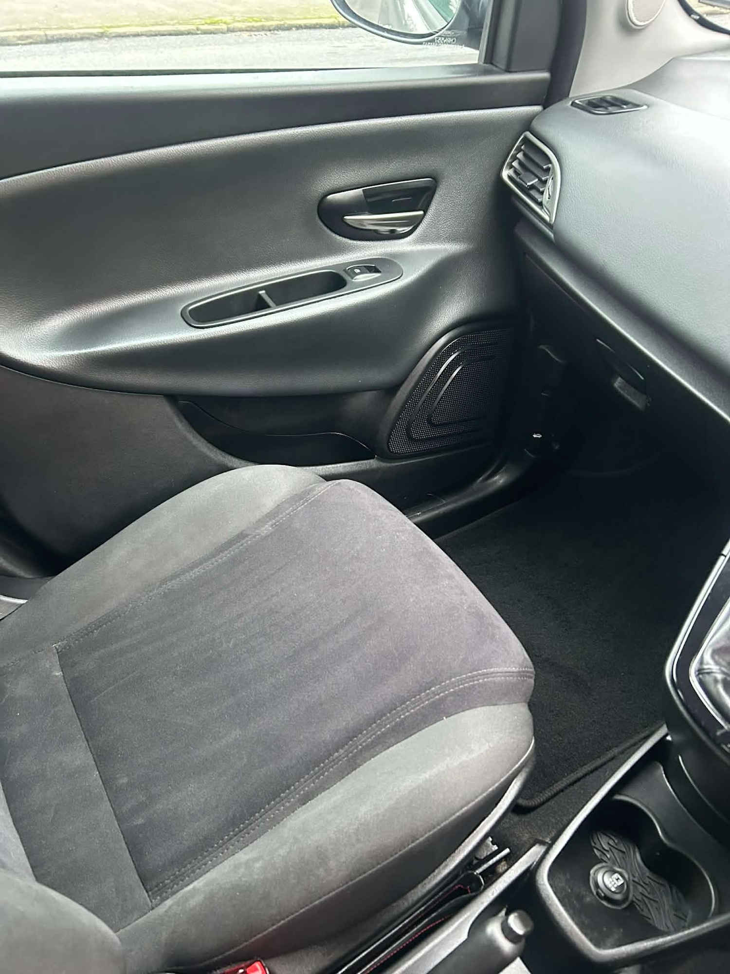 Used Chrysler Ypsilon 2013 for sale - 77324246: Photo 10