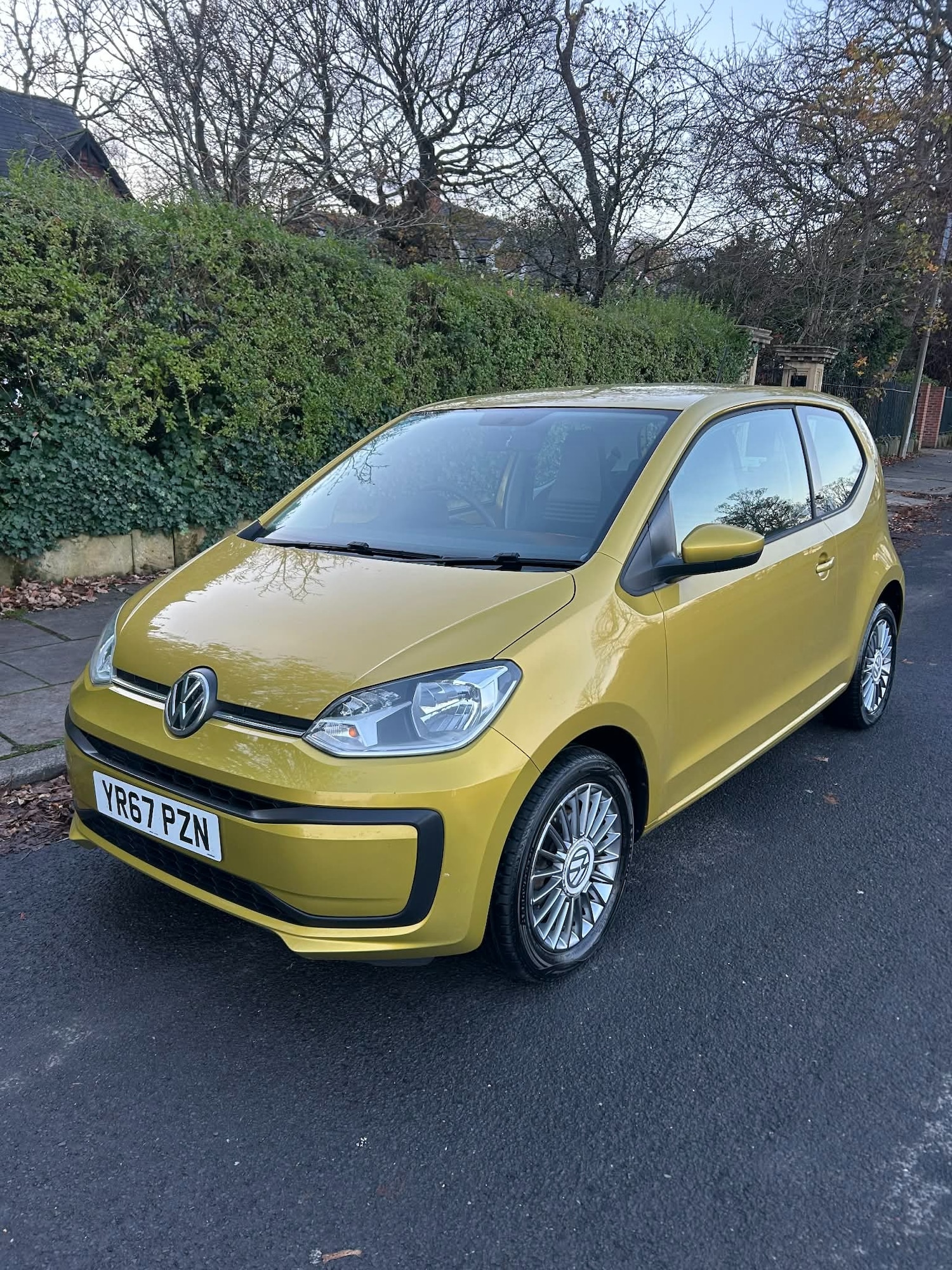Used Volkswagen up! 2017 for sale - 77962240: Photo 1