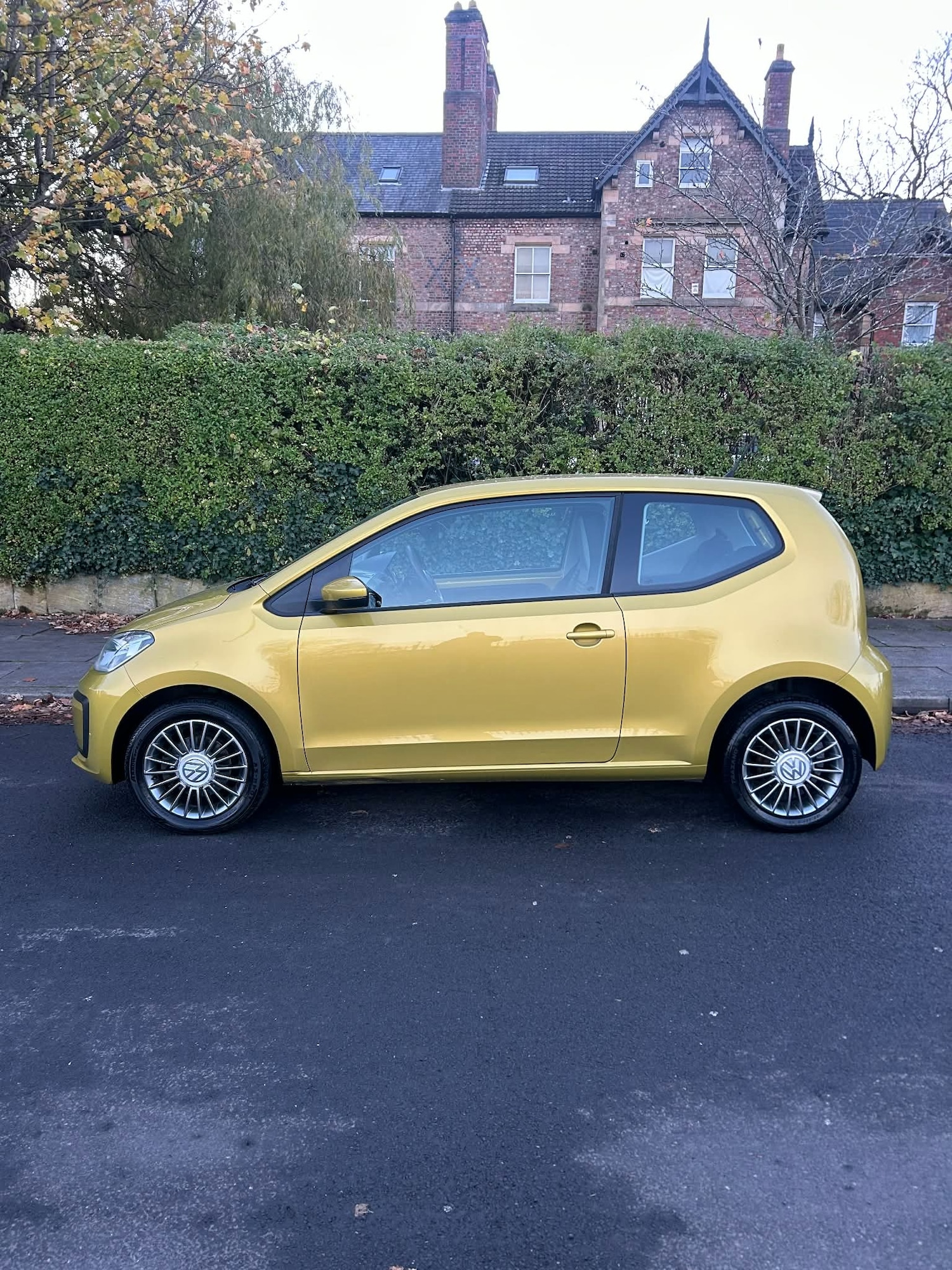 Used Volkswagen up! 2017 for sale - 77715450: Photo 3