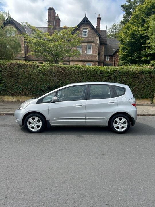 Used Honda Jazz 2010 for sale - 76363960: Photo 2
