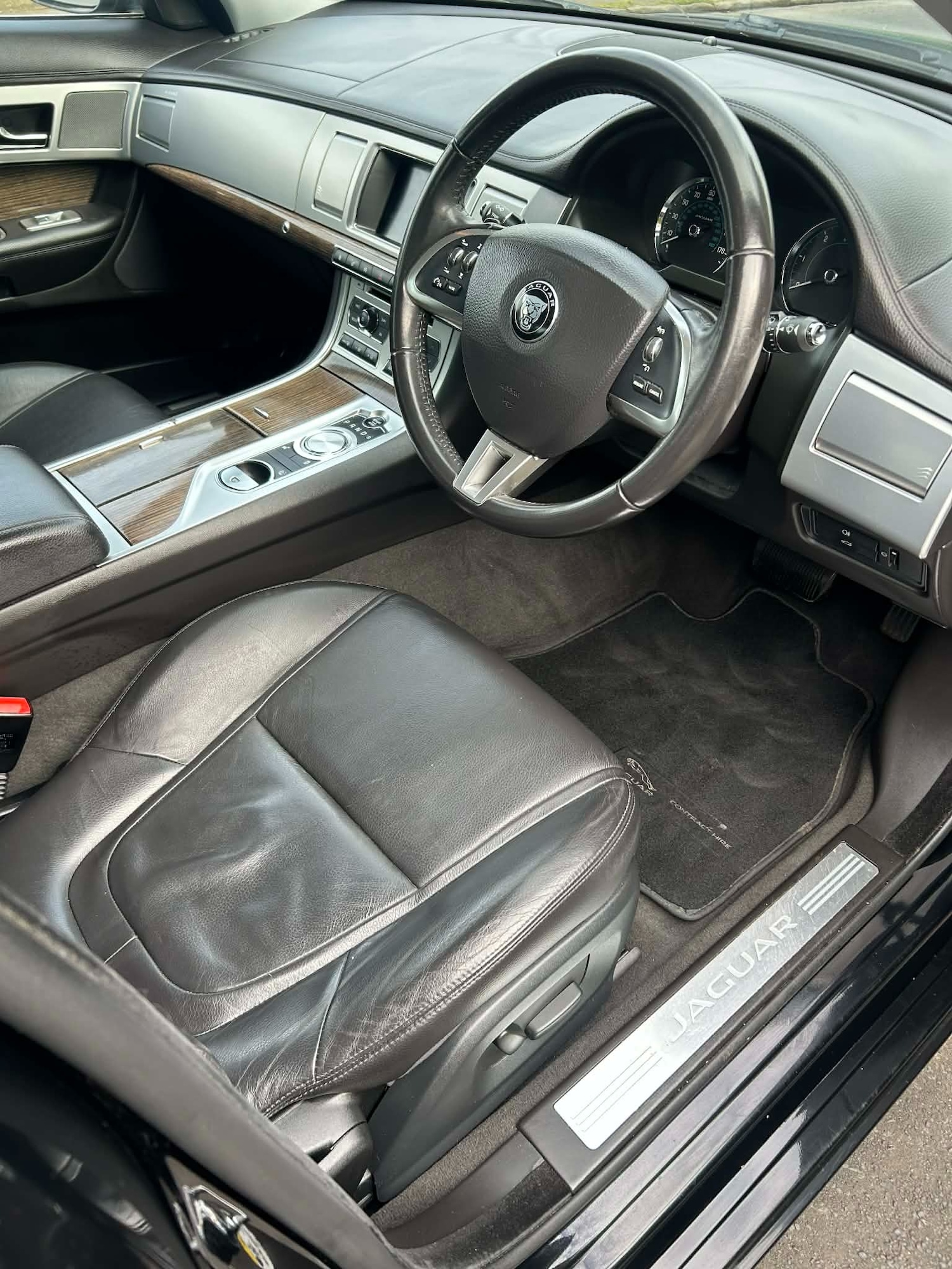 Used Jaguar XF 2015 for sale - 78094796: Photo 9