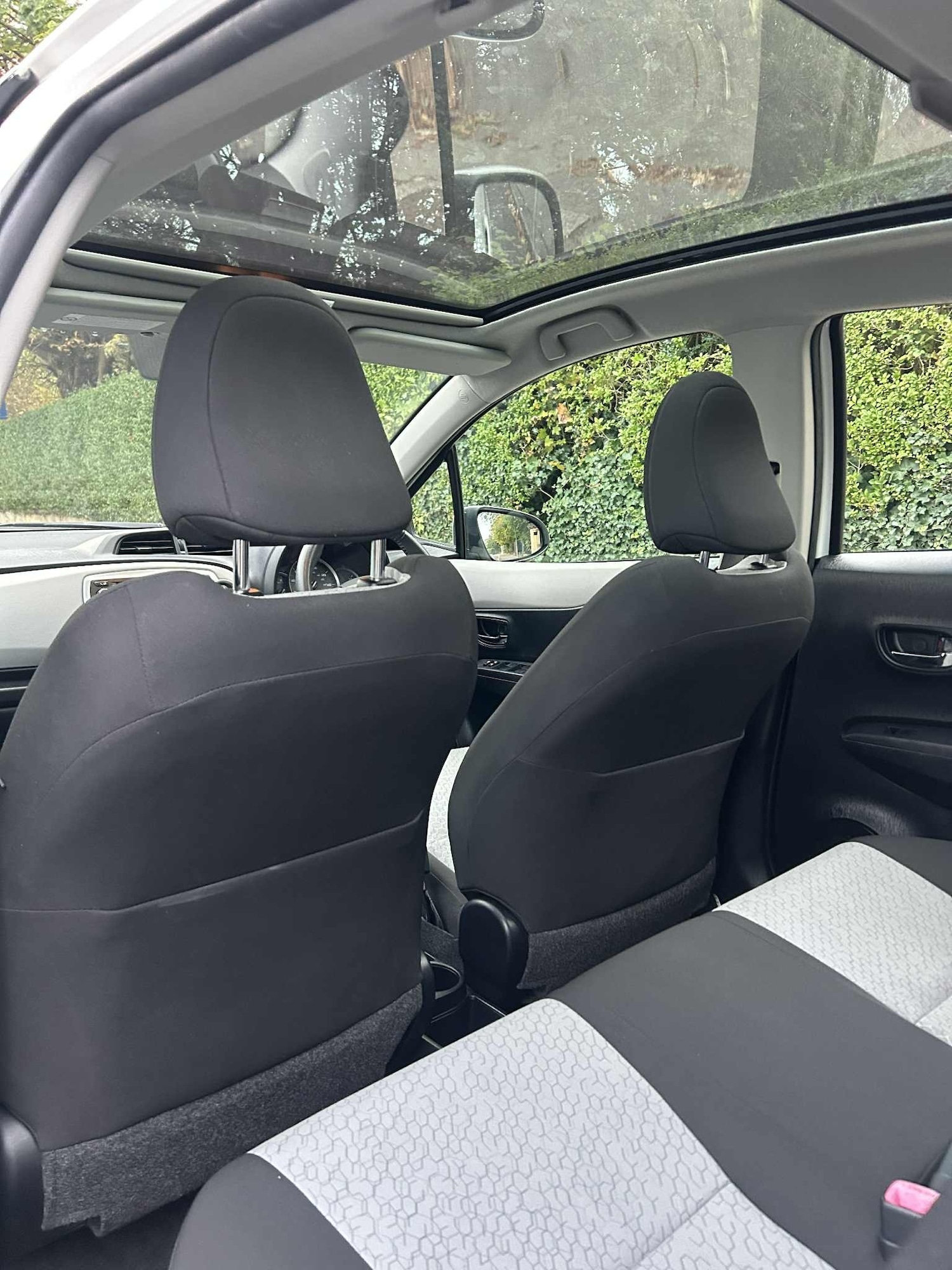 Used Toyota Yaris 2011 for sale - 76319450: Photo 14