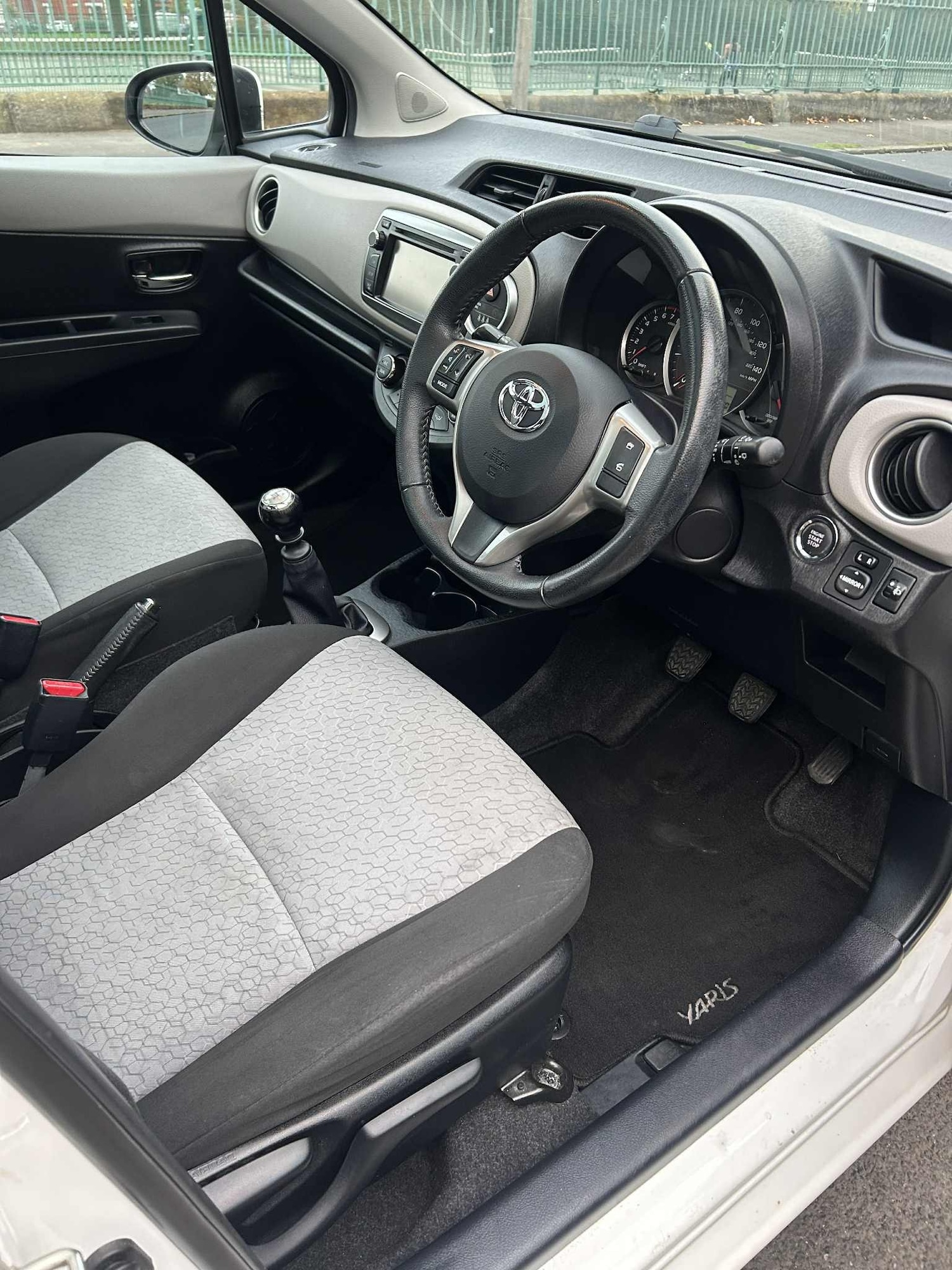 Used Toyota Yaris 2011 for sale - 76319450: Photo 15