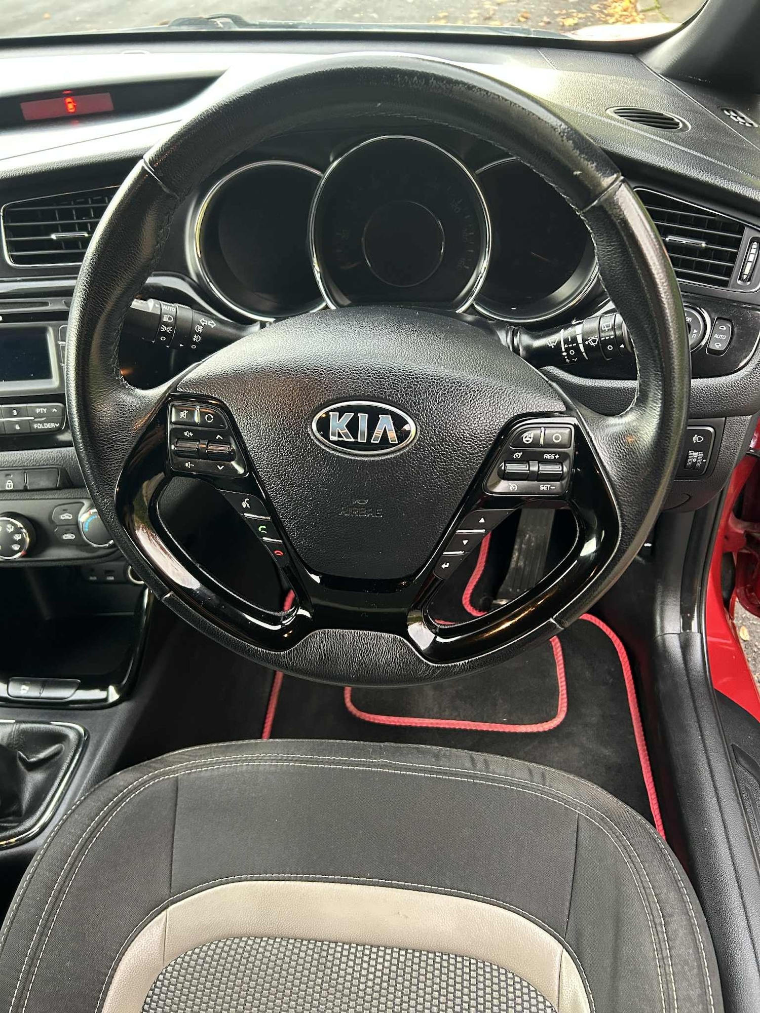 Used Kia Pro Ceed 2014 for sale - 76450472: Photo 17