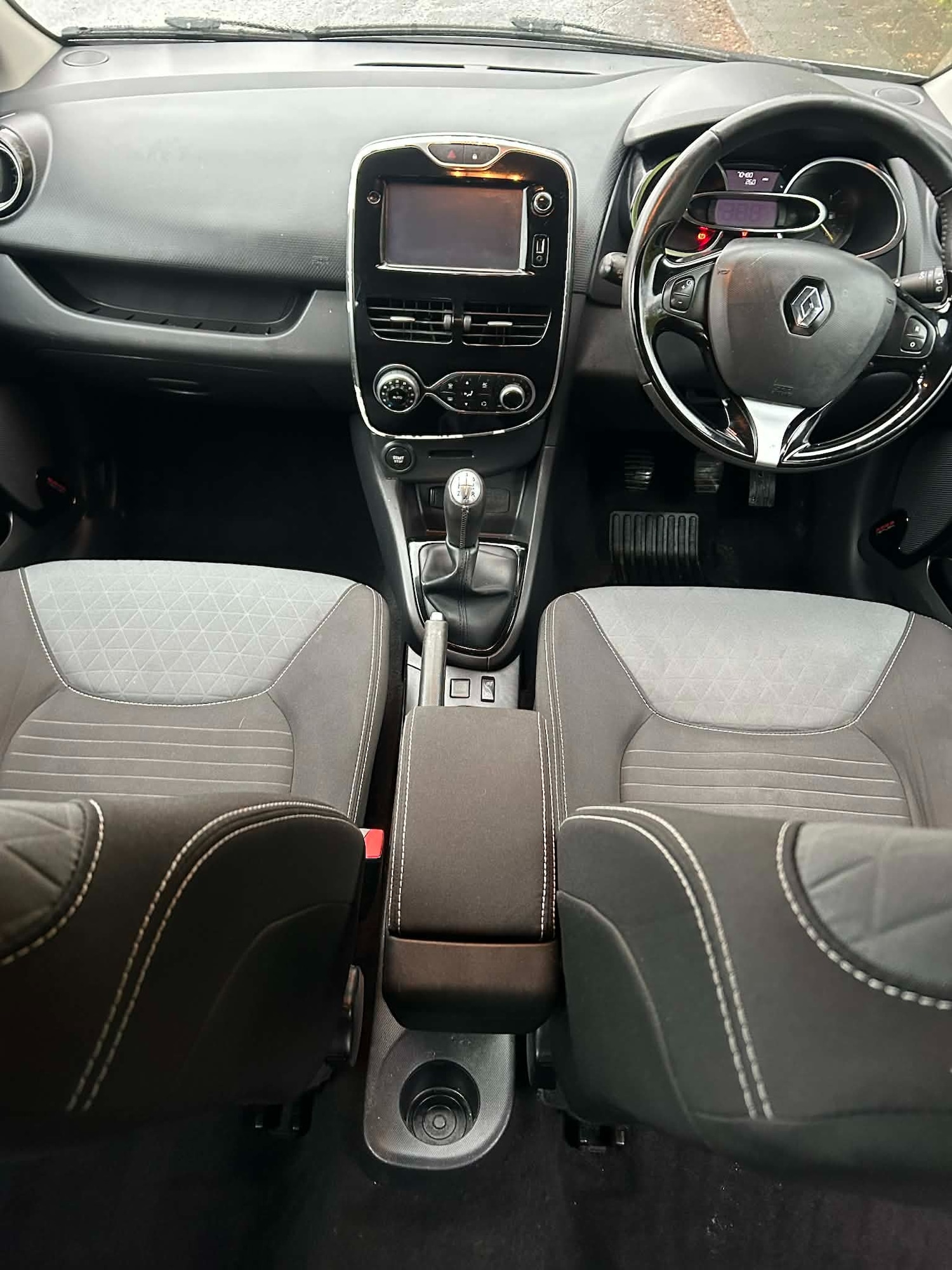 Used Renault Clio 2015 for sale - 76762770: Photo 10