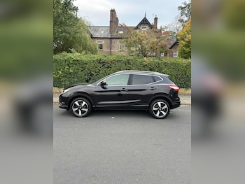 Used Nissan Qashqai 2017 for sale - 77490094: Photo