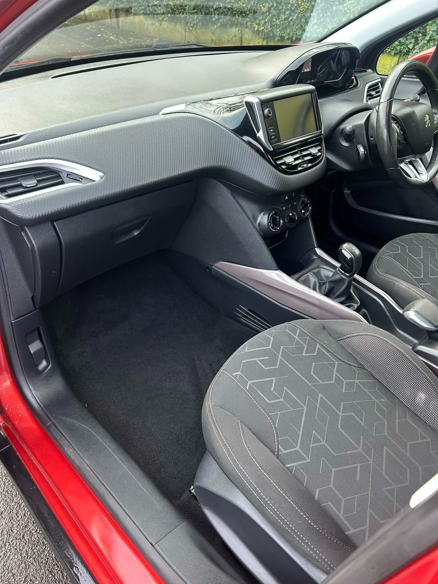 Used Peugeot 2008 2015 for sale - 77487338: Photo 10