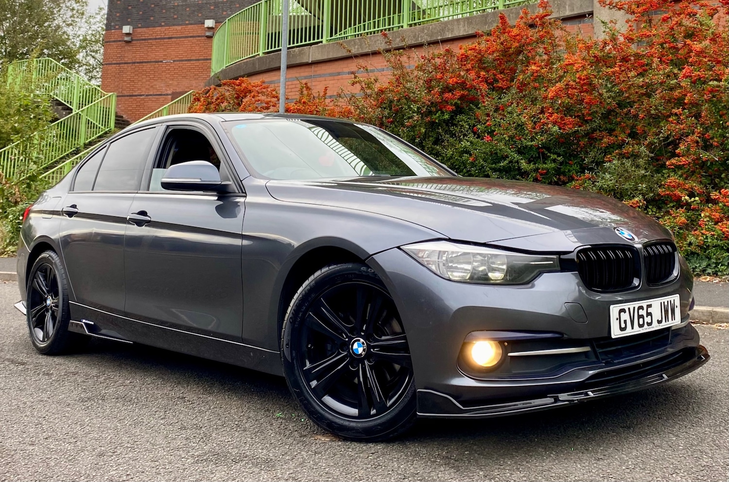Used BMW 3 Series 2015 for sale - 76199619: Photo 2
