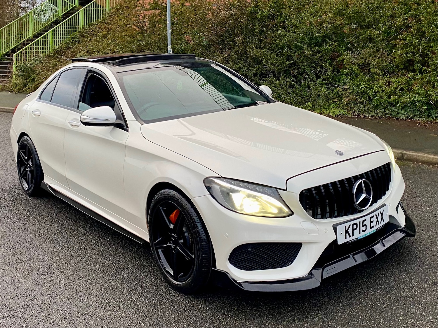 Used Mercedes-Benz C Class 2015 for sale - 77622872: Photo 2