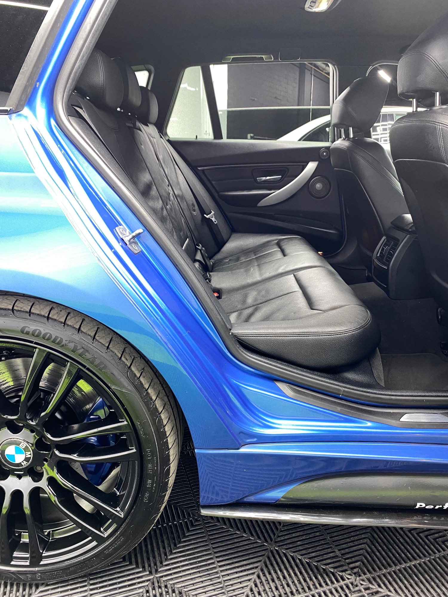 Used BMW 3 Series 2015 for sale - 78005550: Photo 32