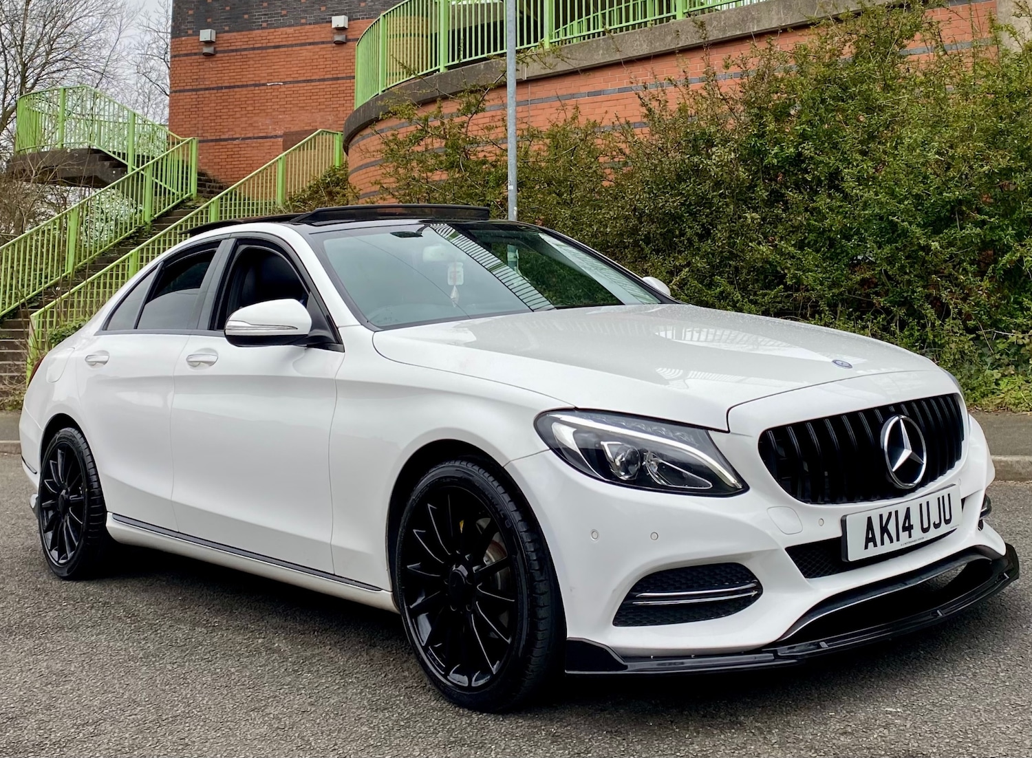 Used Mercedes-Benz C Class 2014 for sale - 77907002: Photo 4