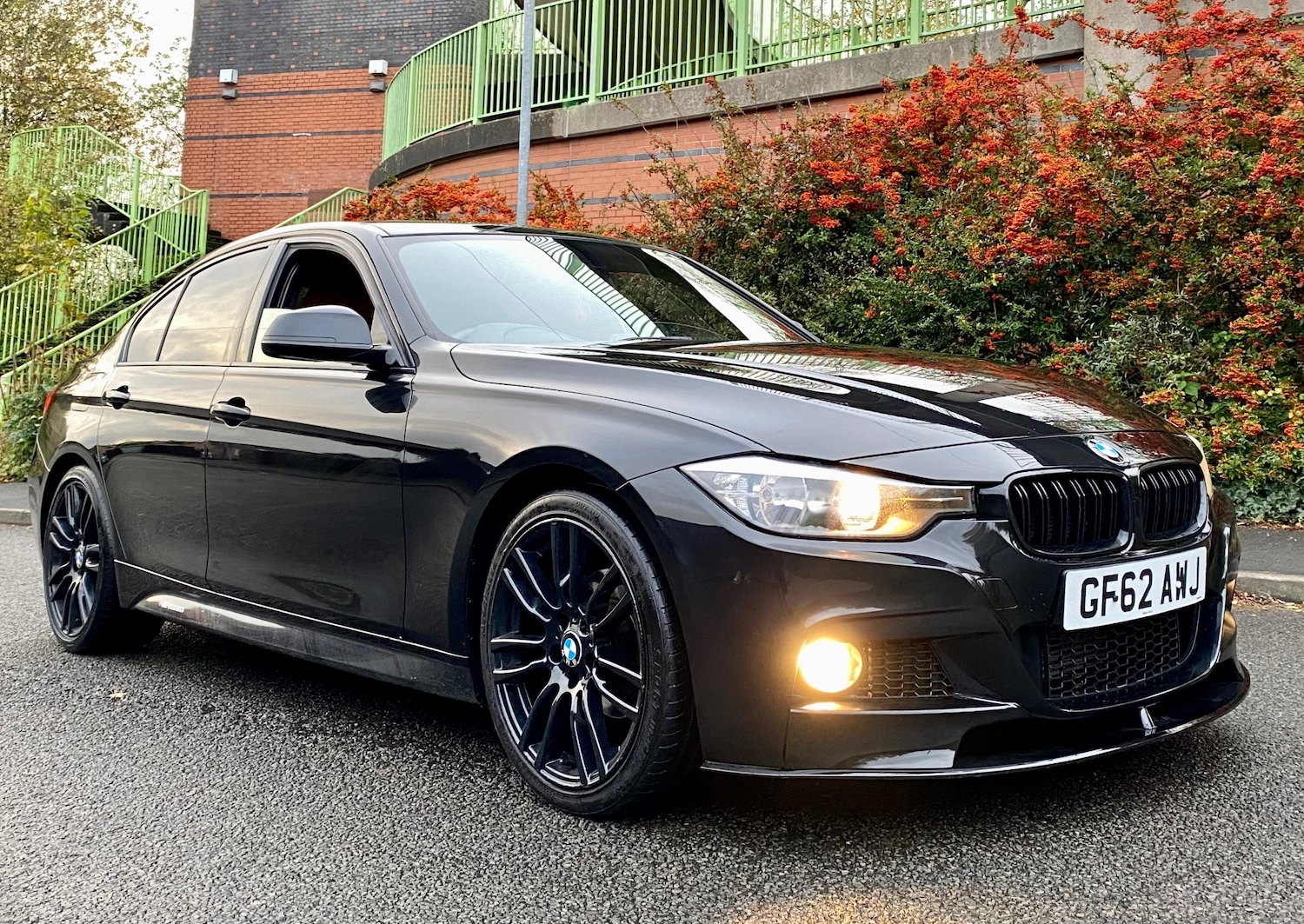 Used BMW 3 Series 2012 for sale - 76537592: Photo 2