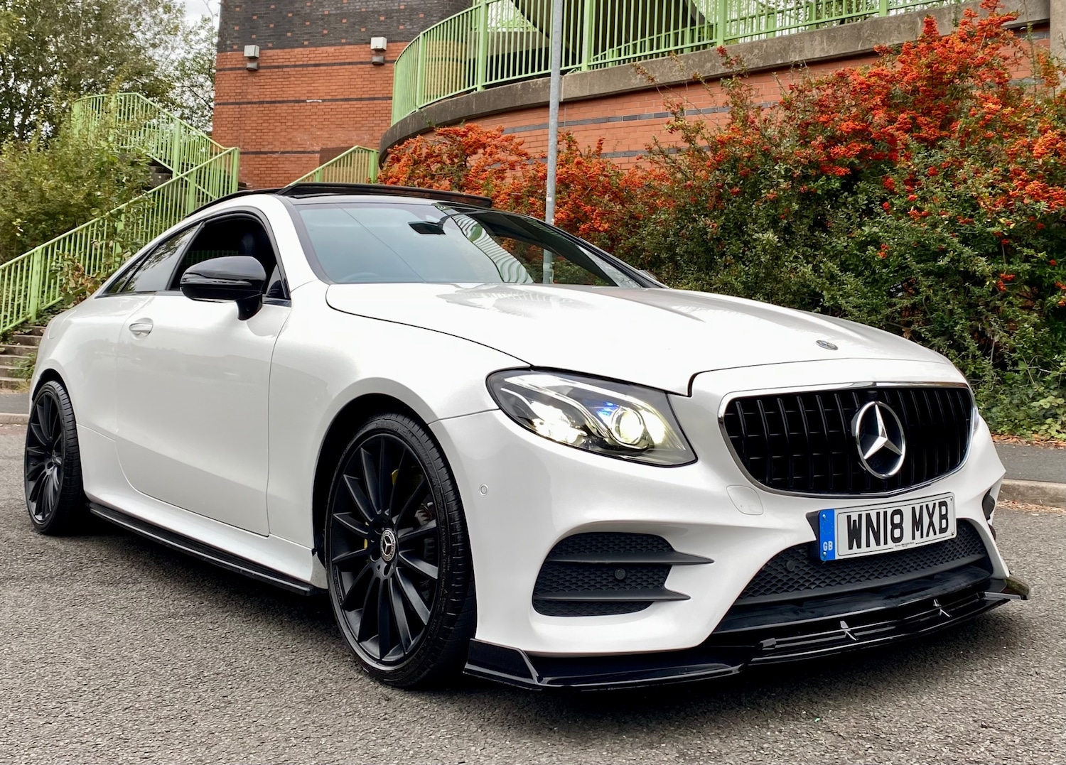 Used Mercedes-Benz E Class 2018 for sale - 76305866: Photo 2