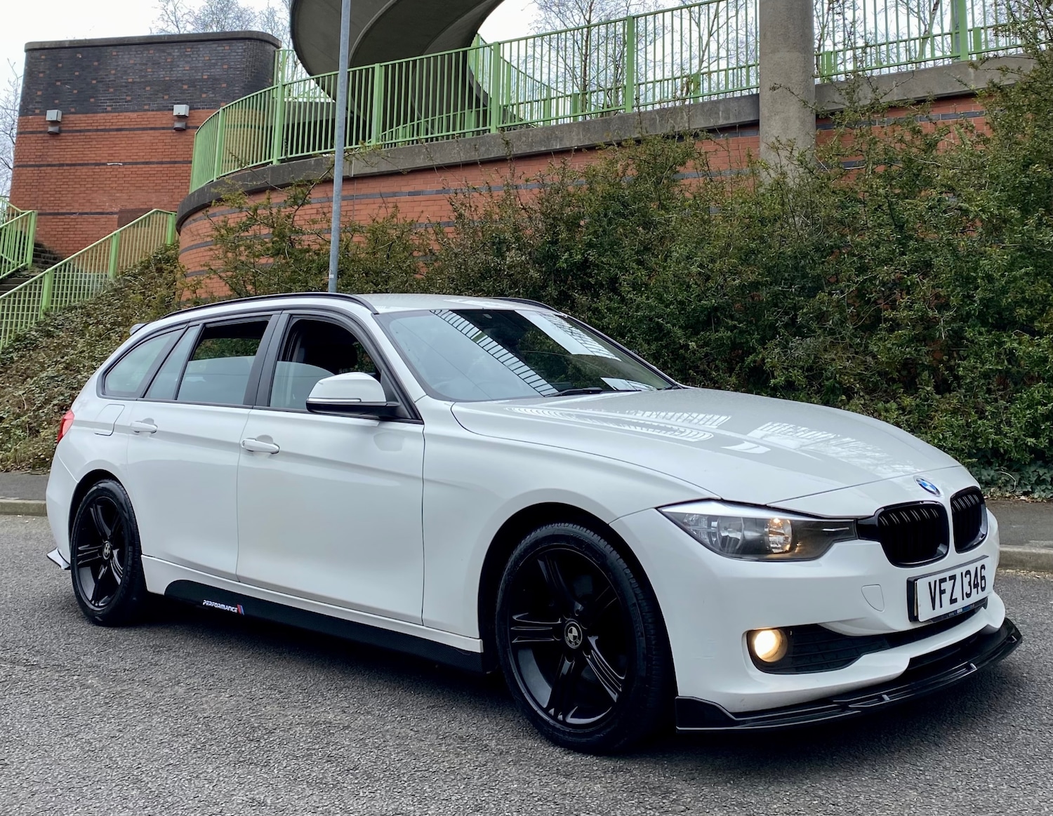 Used BMW 3 Series 2014 for sale - 77908384: Photo 2