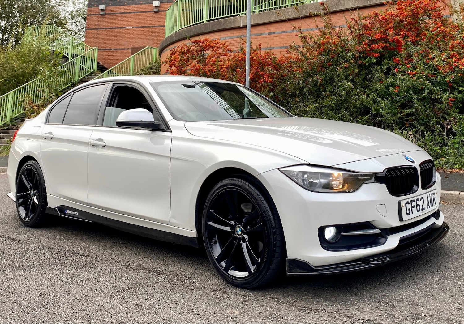 Used BMW 3 Series 2012 for sale - 76392335: Photo 2