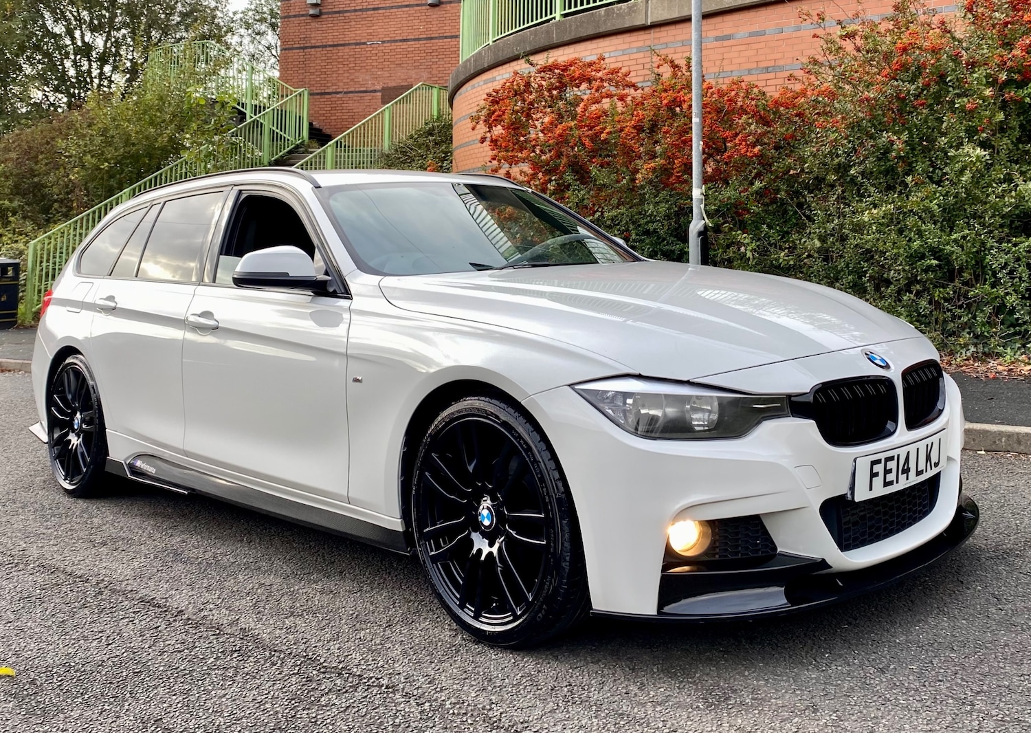 Used BMW 3 Series 2014 for sale - 76362877: Photo 2