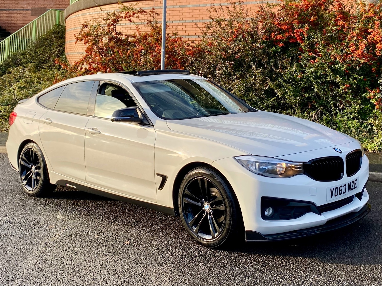 Used BMW 3 Series 2013 for sale - 76963798: Photo 2