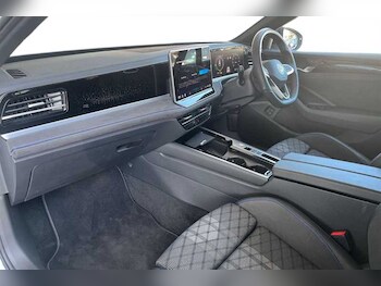 Used Volkswagen Passat 2025 for sale - 78385475: Photo