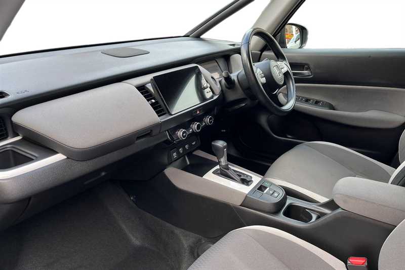 Used Honda Jazz 2020 for sale - 76705799: Photo 2