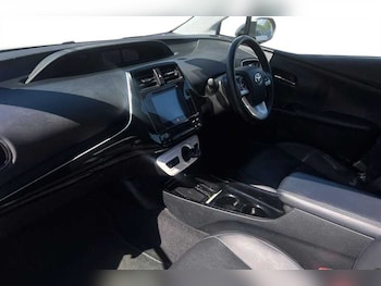 Used Toyota Prius 2018 for sale - 78763878: Photo