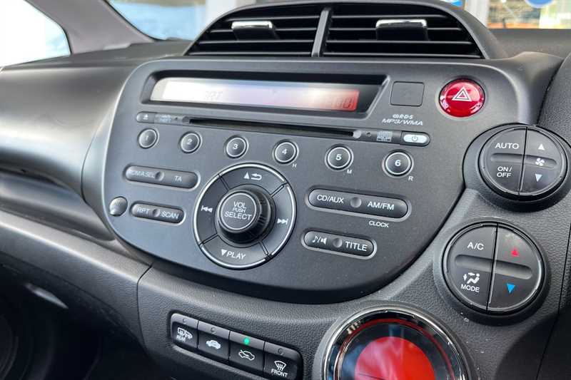 Used Honda Jazz 2015 for sale - 77855876: Photo 14