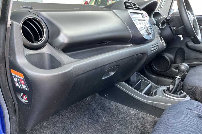 Used Honda Jazz 2015 for sale - 77855876: Photo 23
