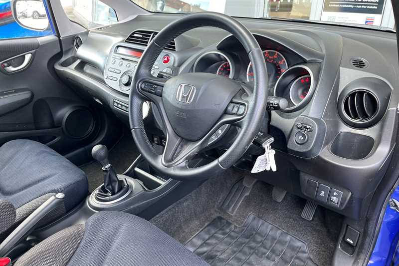 Used Honda Jazz 2015 for sale - 77855876: Photo 27